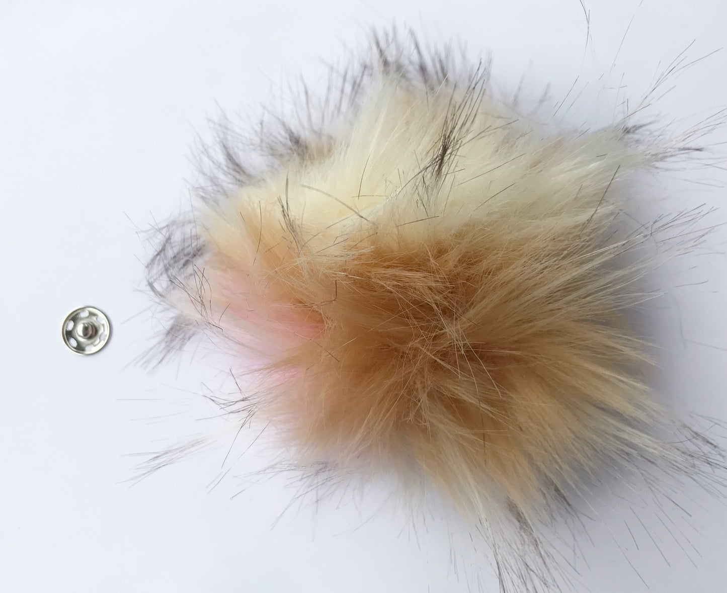 Pompon en fausse fourrure XXL - 16 cm